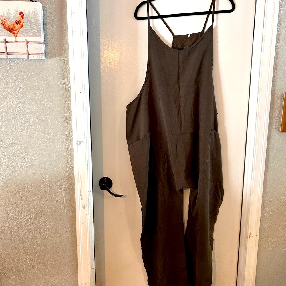 Super cute jumpsuit size 4xl